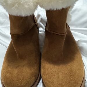 Women's Tan Suede Boots with Faux Fur Trim